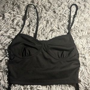 Cute boobie cut out crop top!